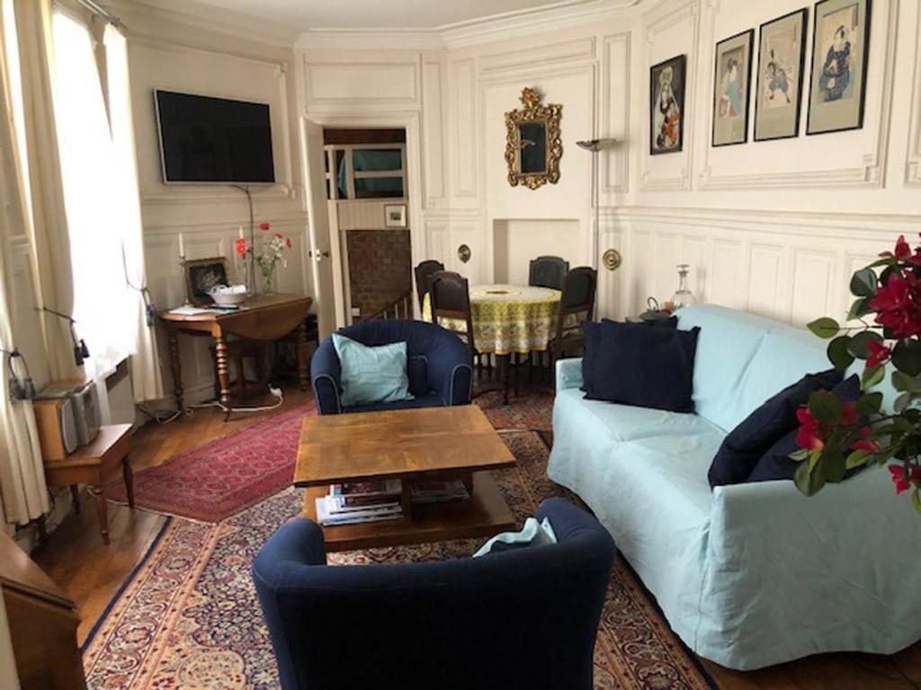 Le 35 Rue Coquilliere With Airport Pick-up Service *